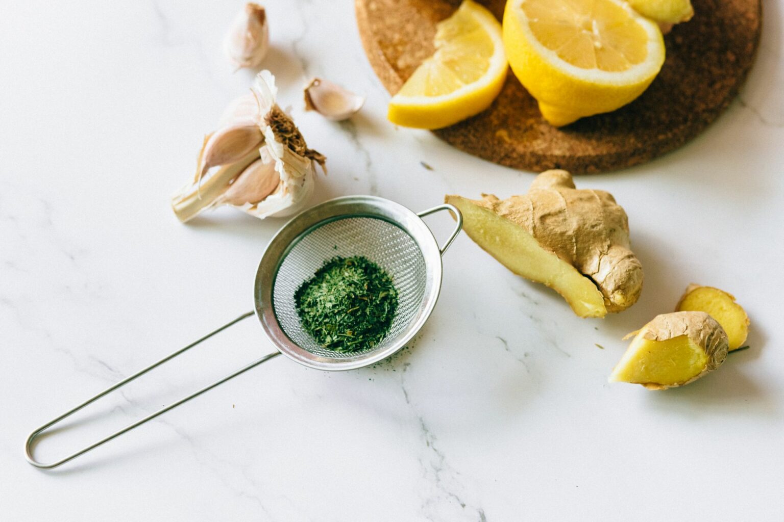 Pharmacopée culinaire : gingembre, citron, ail et plantes séchées, la pharmacie naturelle de votre cuisine, blog nutrithérapie de Clara Materne